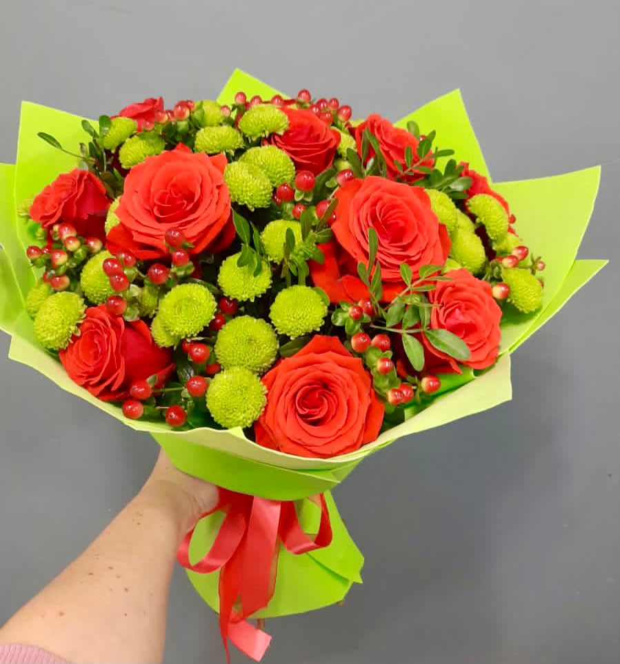 Букет цветов из: Хризантемы и Розы в Ивантеевке Саратовской области