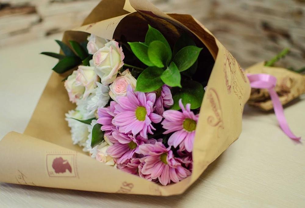 Букет цветов из: Розы и Хризантемы в Ивантеевке Саратовской области