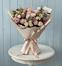 Букет цветов из:  Розы и Лизиантусы в Ивантеевке Саратовской области
