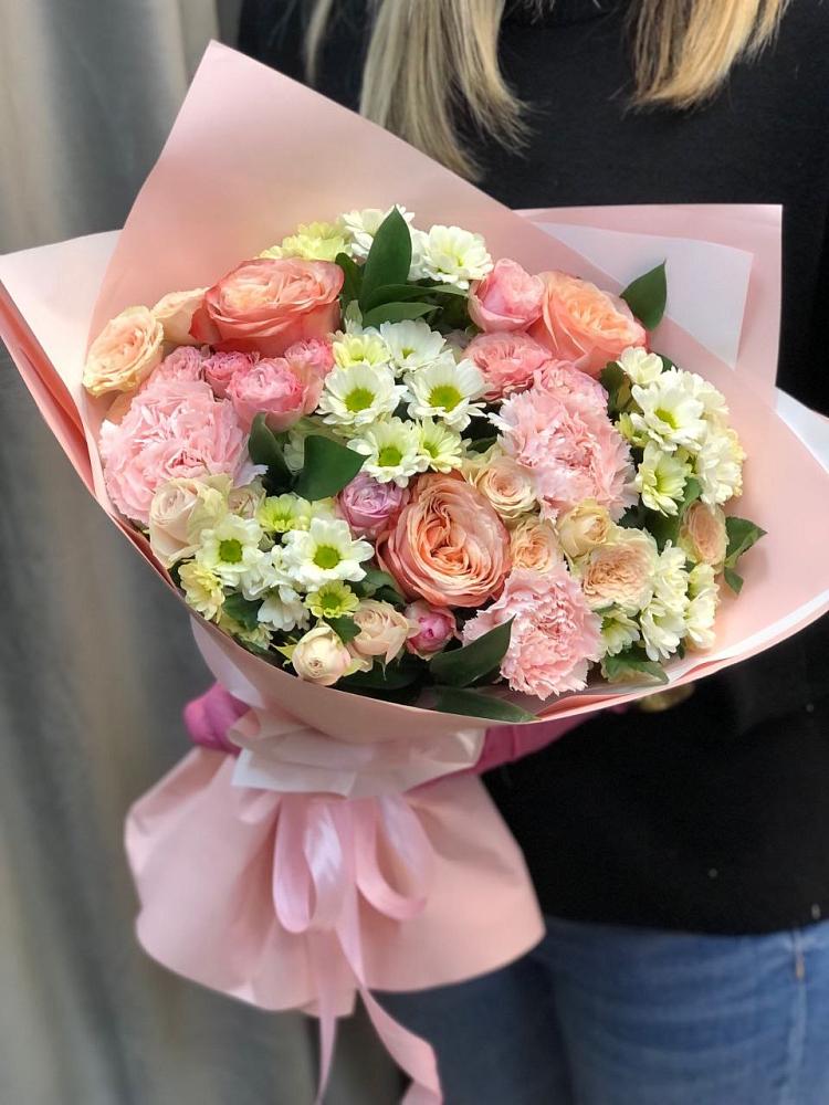 Букет цветов из: Гвоздики, Розы и Хризантемы в Ивантеевке Саратовской области