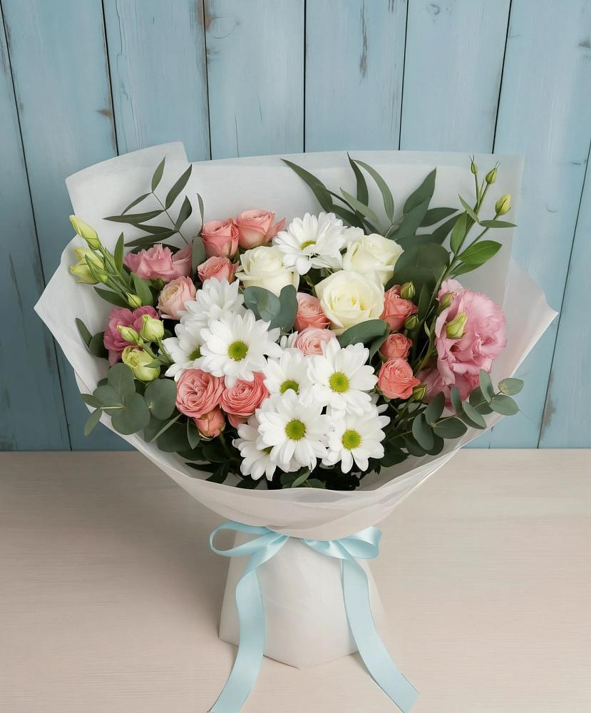 Букет цветов из: Розы, Лизиантусы и Хризантемы в Ивантеевке Саратовской области