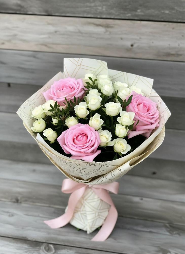 Букет цветов из: Розы в Ивантеевке Саратовской области