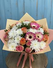 Букет цветов из:  Розы, Герберы и Хризантемы в Ивантеевке Саратовской области