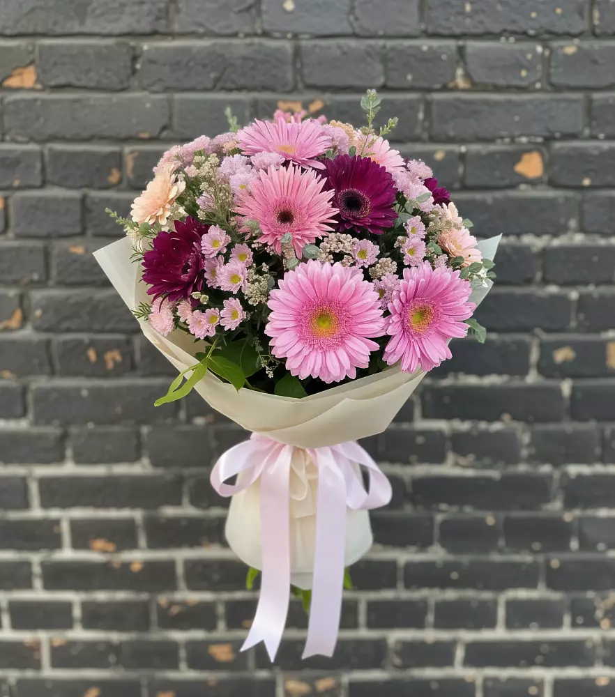 Букет цветов из: Герберы и Хризантемы в Ивантеевке Саратовской области
