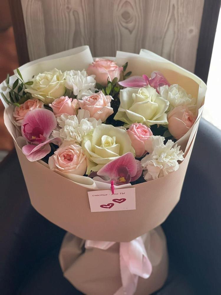 Букет цветов из: Орхидеи, Розы и Гвоздики в Ивантеевке Саратовской области