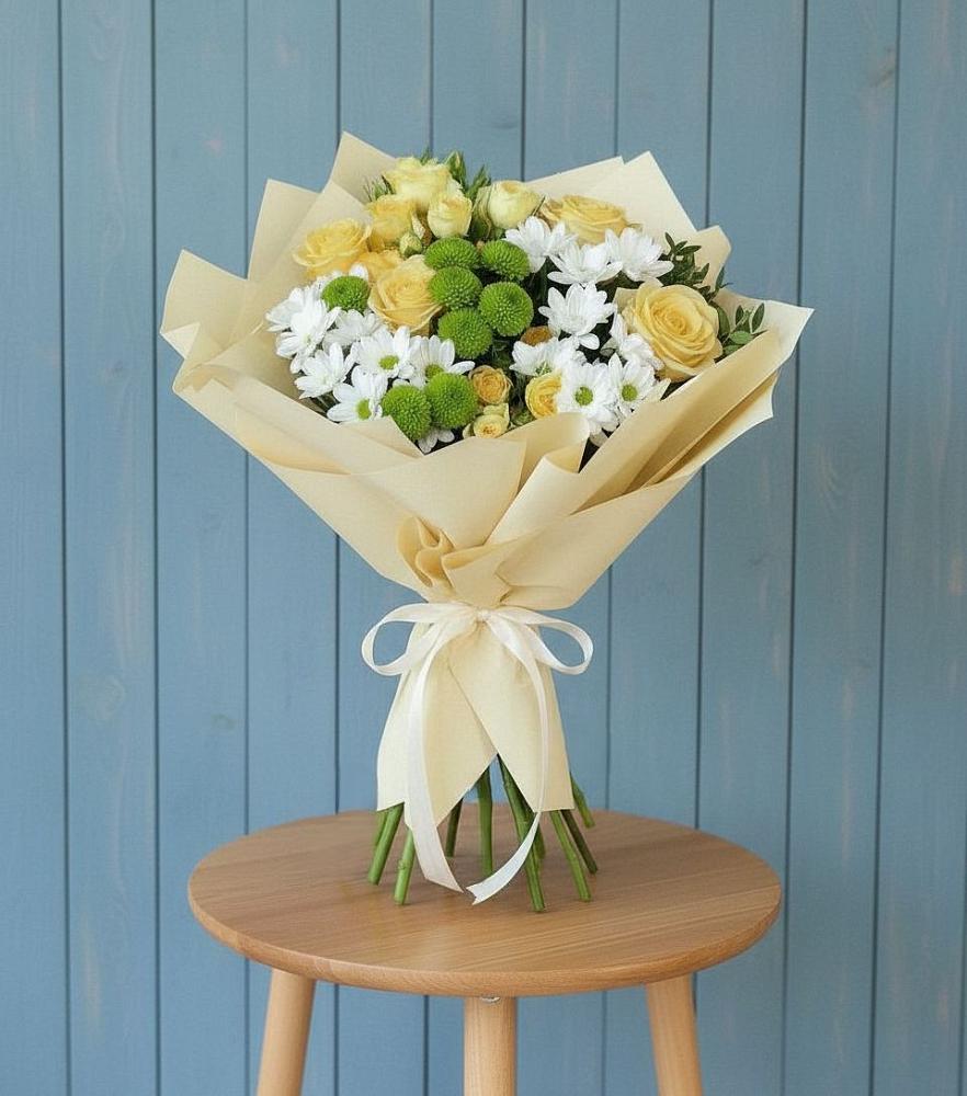 Букет цветов из: Хризантемы и Розы в Ивантеевке Саратовской области