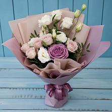 Букет цветов из:  Розы и Лизиантусы в Ивантеевке Саратовской области