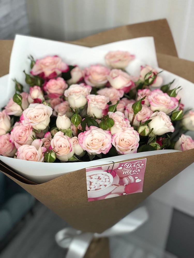 Букет цветов из: Розы в Ивантеевке Саратовской области