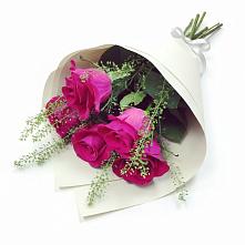 Букет цветов из:  Розы в Ивантеевке Саратовской области