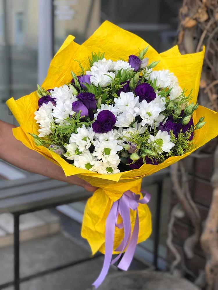 Букет цветов из: Ирисы, Хризантемы и Ромашки в Ивантеевке Саратовской области
