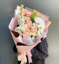 Букет цветов из:  Хризантемы и Розы в Ивантеевке Саратовской области