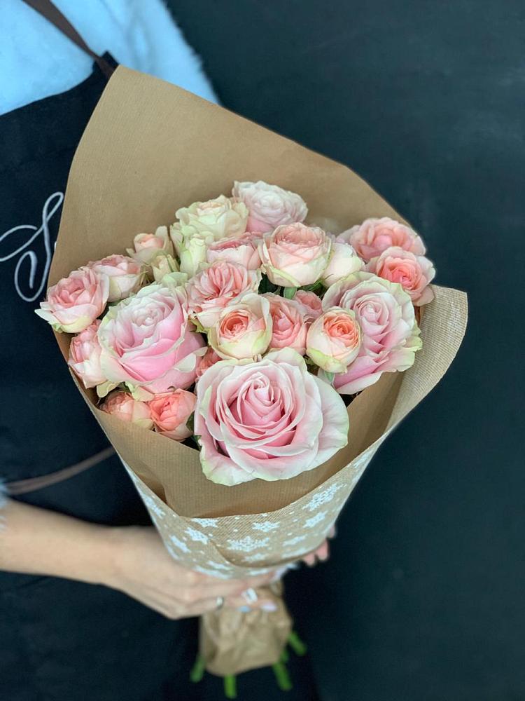 Букет цветов из: Хризантемы и Розы в Ивантеевке Саратовской области