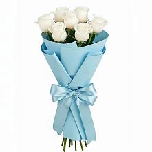 Букет 7 белых роз Проуд в Ивантеевке Саратовской области