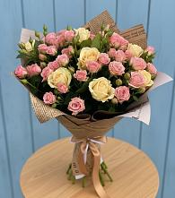 Букет цветов из:  Розы в Ивантеевке Саратовской области