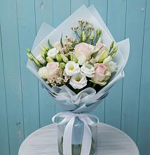 Букет цветов из:  Розы и Лизиантусы в Ивантеевке Саратовской области