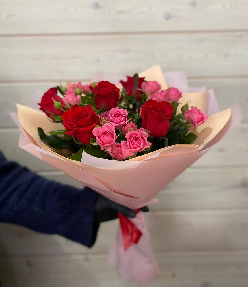 Букет цветов из: Розы в Ивантеевке Саратовской области