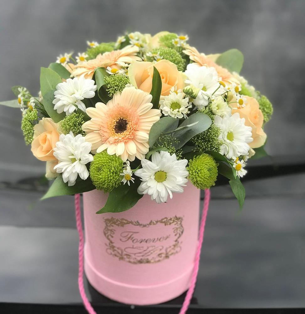 Цветочная композиция из Розы, Герберы и Хризантемы в шляпной коробке в Ивантеевке Саратовской области