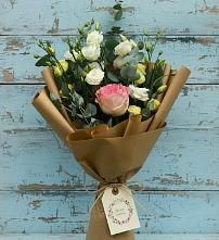 Букет цветов из:  Розы и Лизиантусы в Ивантеевке Саратовской области