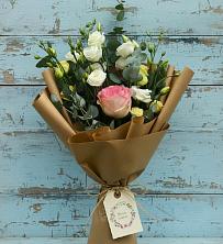 Букет цветов из:  Розы и Лизиантусы в Ивантеевке Саратовской области