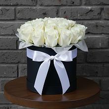 Цветочная композиция из Розы в шляпной коробке в Ивантеевке Саратовской области