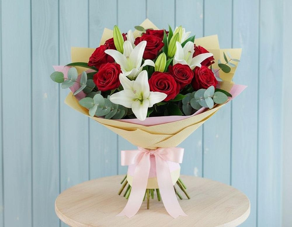 Букет цветов из: Лилии и Розы в Ивантеевке Саратовской области